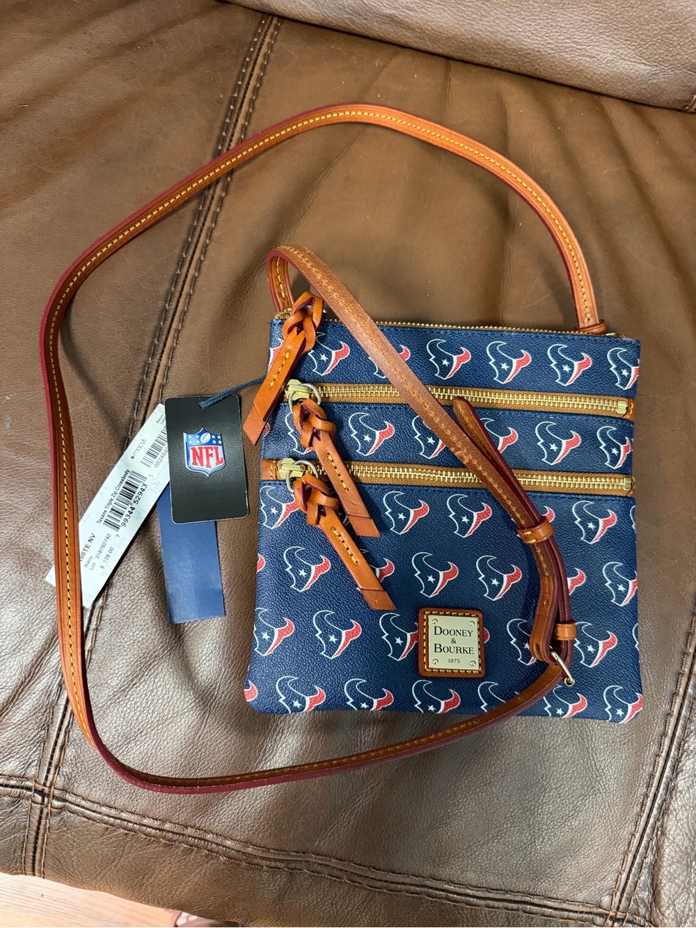 Dooney & Bourke 🏈 NWT 🏈 Navy Houston Texans Crossbody with Tan Trim #279